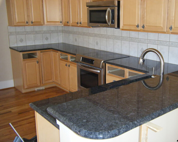 Đá ốp bếp màu đen