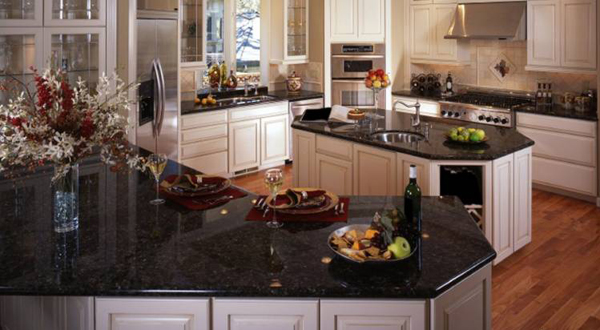 Đá ốp bếp màu đen